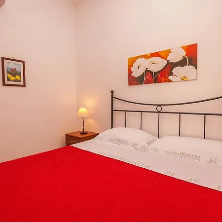 Cesare Apartment